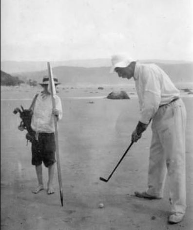 Golfing on South Beach c. 1910.
City of Vancouver Archives (CVA 374-438)